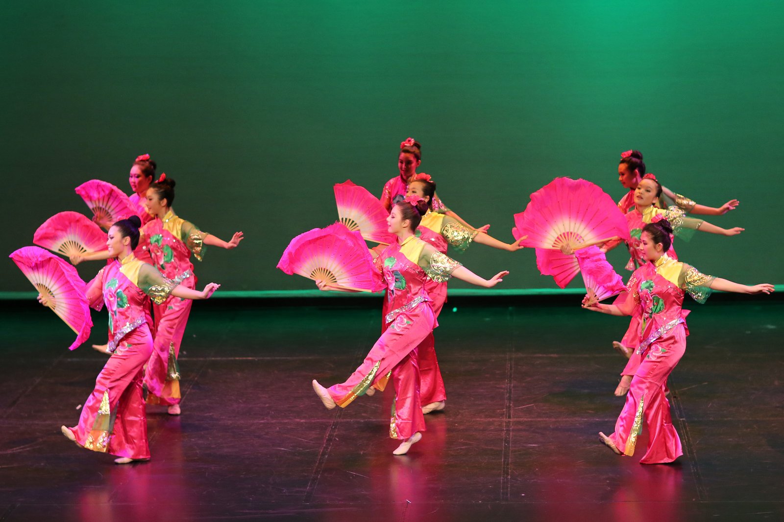 https://ironcrossnews.pdfkit.online/public/uploads/images/newsimages/maannewsimage23102021_115552_Chinese-Fan-Dance.jpg
